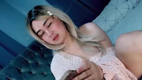 LOVE online show from 05-04-26, 05:53