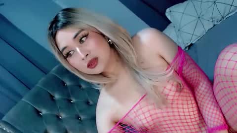 LOVE online show from 05-15-26, 02:40