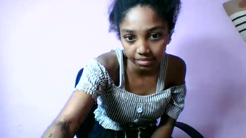 Snapshot of francia333068 chatting on 06-13-26, 08:07 francia333068 online show from 06-13-26, 08:07