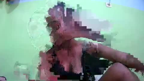 Snapshot of francine925426 chatting on 02-16-26, 06:31 francine925426 online show from 02-16-26, 06:31