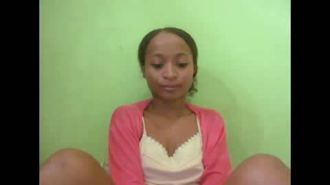 Snapshot of francine925426 chatting on 03-10-26, 06:51 francine925426 online show from 03-10-26, 06:51