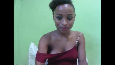 Snapshot of francine925426 chatting on 03-16-26, 12:42 francine925426 online show from 03-16-26, 12:42