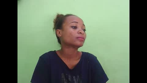 Snapshot of francine925426 chatting on 03-17-26, 05:44 francine925426 online show from 03-17-26, 05:44