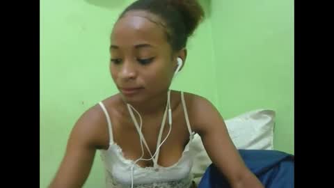 Snapshot of francine925426 chatting on 03-24-26, 08:19 francine925426 online show from 03-24-26, 08:19