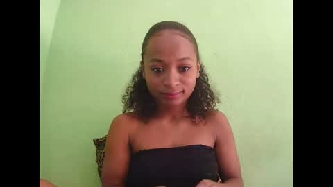 Snapshot of francine925426 chatting on 04-01-26, 04:46 francine925426 online show from 04-01-26, 04:46