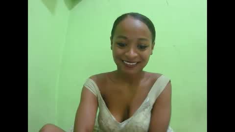 Snapshot of francine925426 chatting on 04-04-26, 03:38 francine925426 online show from 04-04-26, 03:38