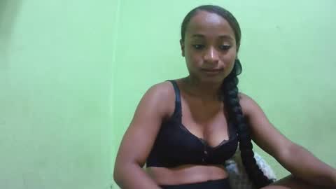 Snapshot of francine925426 chatting on 04-09-26, 08:47 francine925426 online show from 04-09-26, 08:47
