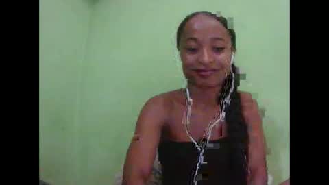 Snapshot of francine925426 chatting on 04-12-26, 04:28 francine925426 online show from 04-12-26, 04:28