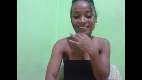 Snapshot of francine925426 chatting on 04-14-26, 09:10 francine925426 online show from 04-14-26, 09:10