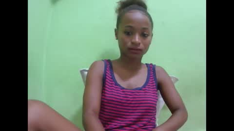Snapshot of francine925426 chatting on 05-06-26, 07:24 francine925426 online show from 05-06-26, 07:24