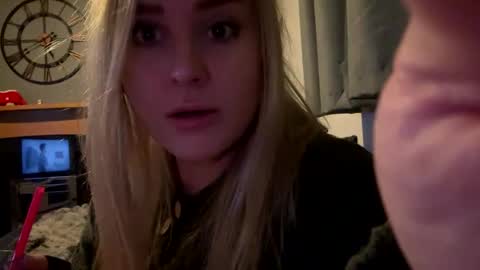 Snapshot of francis_digby chatting on 01-14-25, 05:40 Francis Digby online show from 01-14-25, 05:40