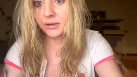 Snapshot of francis_digby chatting on 03-01-25, 05:20 Francis Digby online show from 03-01-25, 05:20