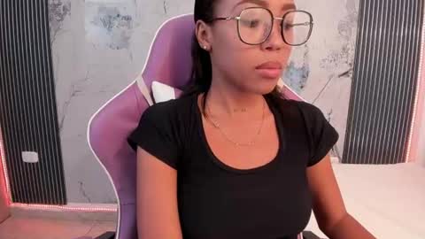 Laura online show from 06-25-26, 07:29