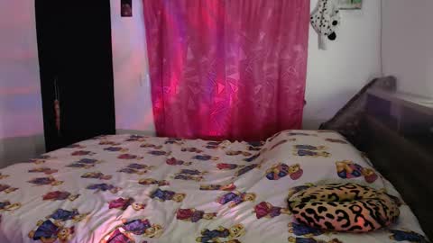 Snapshot of franfinee chatting on 11-05-25, 02:33 franfinee online show from 11-05-25, 02:33