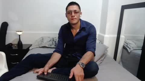 Snapshot of frank_millers chatting on 06-05-26, 06:42 Frank online show from 06-05-26, 06:42