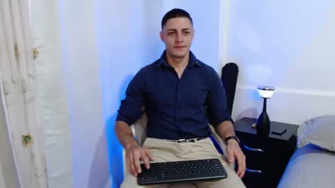 Snapshot of frank_millers chatting on 06-18-26, 10:36 Frank online show from 06-18-26, 10:36