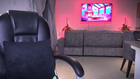 Snapshot of frankfarrellx chatting on 02-14-26, 03:25 Frank Farrell. Hey remember to give me a thumbs up Ty online show from 02-14-26, 03:25