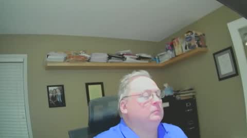 Snapshot of frankie6207 chatting on 01-19-25, 07:04 frankie6207 online show from 01-19-25, 07:04