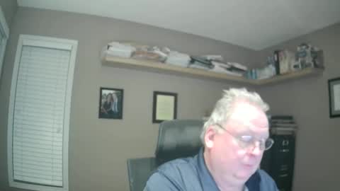 Snapshot of frankie6207 chatting on 10-25-25, 06:21 frankie6207 online show from 10-25-25, 06:21
