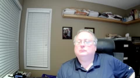 Snapshot of frankie6207 chatting on 11-17-25, 07:36 frankie6207 online show from 11-17-25, 07:36