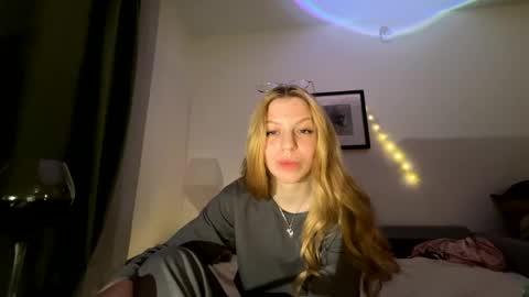Snapshot of franny_fresh chatting on 03-14-26, 04:12 franny_fresh online show from 03-14-26, 04:12