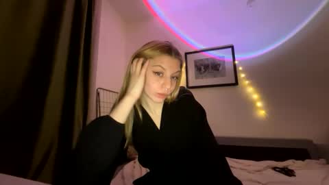Snapshot of franny_fresh chatting on 03-16-26, 05:28 franny_fresh online show from 03-16-26, 05:28