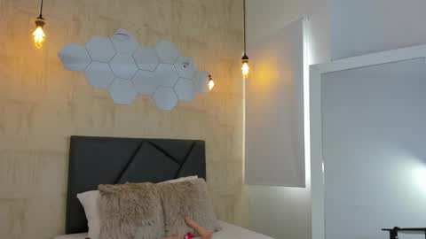 Fransheska online show from 02-19-25, 05:27