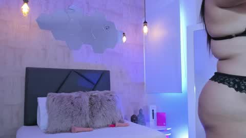 Fransheska online show from 03-12-25, 01:40