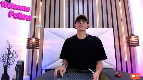 Snapshot of franvill_trato chatting on 10-22-25, 07:13 Franvill trato online show from 10-22-25, 07:13