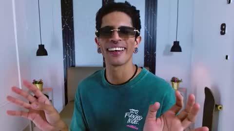 Snapshot of franvill_trato chatting on 11-22-25, 08:08 Franvill trato online show from 11-22-25, 08:08