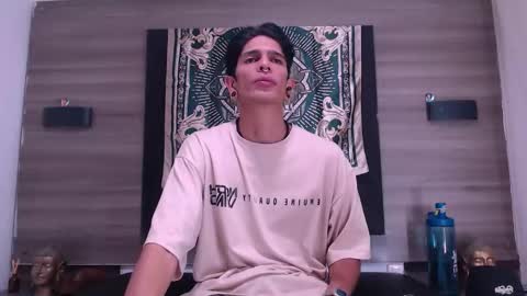 Snapshot of franvill_trato chatting on 01-15-26, 06:00 Franvill trato online show from 01-15-26, 06:00