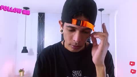 Snapshot of franvill_trato chatting on 01-16-26, 08:02 Franvill trato online show from 01-16-26, 08:02