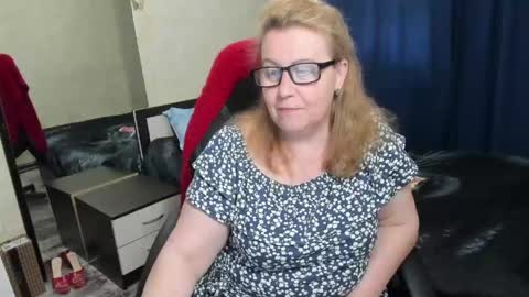 Snapshot of fraumartha chatting on 04-13-26, 12:21 FrauMartha online show from 04-13-26, 12:21