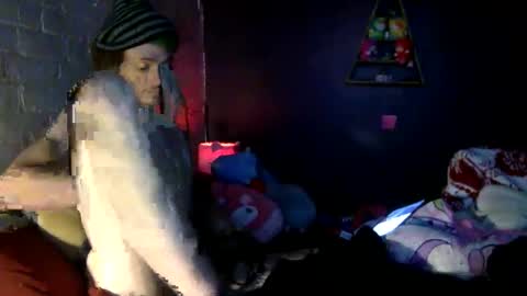 Squirrel twink online show from 09-18-25, 10:06