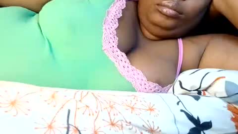 Snapshot of freaky08 chatting on 12-03-24, 01:43 freaky08 online show from 12-03-24, 01:43