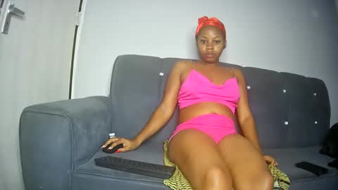 Snapshot of freaky216738 chatting on 12-15-24, 04:51 freakyLucy online show from 12-15-24, 04:51