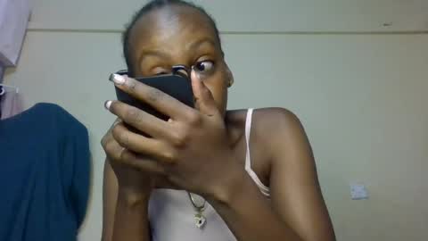 freaky_beauty online show from 07-04-26, 04:07