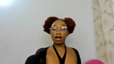 Snapshot of freaky_ebonygirl chatting on 09-15-25, 05:24 Freaky ebonygirl online show from 09-15-25, 05:24