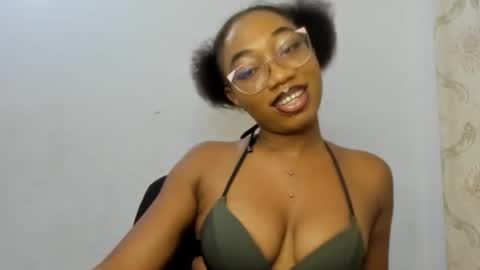 Snapshot of freaky_ebonygirl chatting on 09-22-25, 05:42 Freaky ebonygirl online show from 09-22-25, 05:42