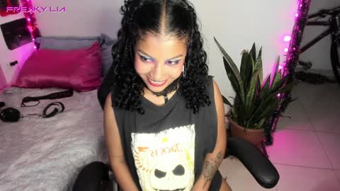 Snapshot of freaky_lia chatting on 12-13-24, 01:37 Lia Gomez online show from 12-13-24, 01:37