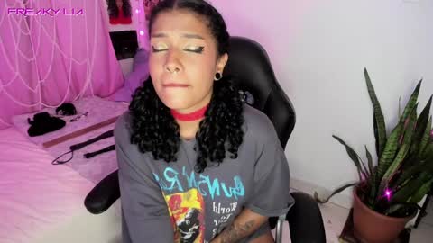 Snapshot of freaky_lia chatting on 02-08-25, 02:15 Lia Gomez online show from 02-08-25, 02:15