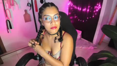 Lia Gomez online show from 05-16-26, 02:19