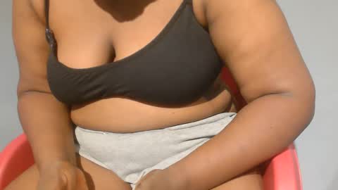 freaky slut5 online show from 11-18-25, 03:56