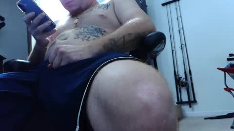 Snapshot of freakyfreddie305 chatting on 10-16-25, 02:45 freakyfreddie305 online show from 10-16-25, 02:45