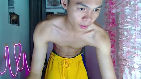 Snapshot of freakymarkxxx chatting on 05-02-26, 03:50 Mark online show from 05-02-26, 03:50