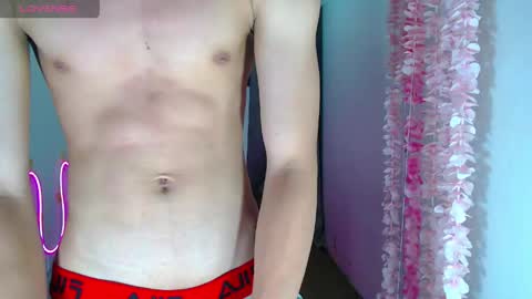 Snapshot of freakymarkxxx chatting on 05-13-26, 02:47 Mark online show from 05-13-26, 02:47
