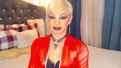 Snapshot of freakyzizi chatting on 01-14-26, 08:03 FREAKY ZIZI online show from 01-14-26, 08:03