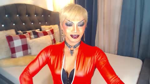 Snapshot of freakyzizi chatting on 01-16-26, 12:14 FREAKY ZIZI online show from 01-16-26, 12:14