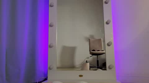 Snapshot of freckle_diyana chatting on 03-07-26, 04:15 Diyana online show from 03-07-26, 04:15