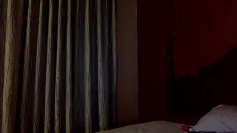 Snapshot of freckledfreaks chatting on 02-09-25, 05:19 Me Myself Irene online show from 02-09-25, 05:19